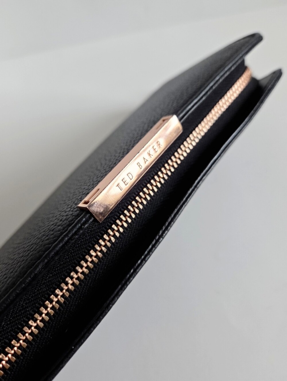 Ted Baker London Black Leather Zip Around Long Wallet With Rose Gold Hardware - Picture 3 of 16